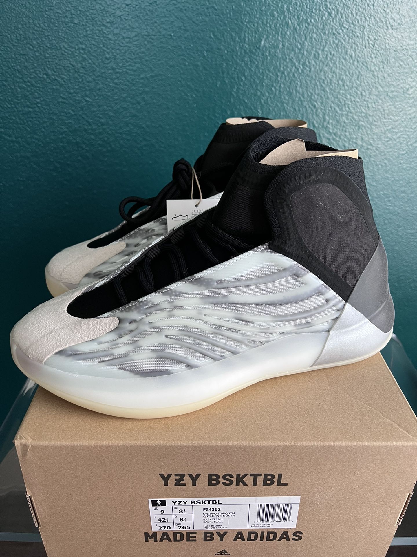 Adidas Quantum Basketball Size 9 for Sale in Addison, TX - OfferUp