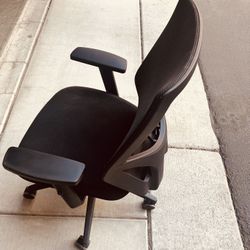 Ergonomic Office chair - Very good condition