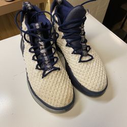 Nike basketball Shoes Sz 9.5 