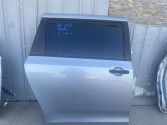 2011-2020 Toyota Sienna Right Rear Door