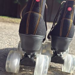 Roller skates 