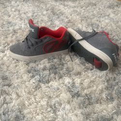 Size 8 Heelys 