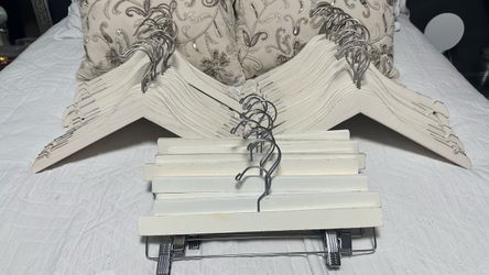 Anti Slip White Wooden Hangers