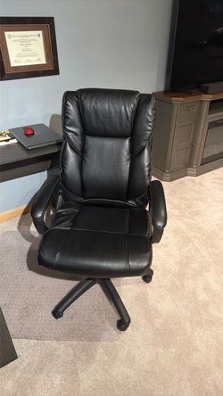 Black Leather Executive Office Chair