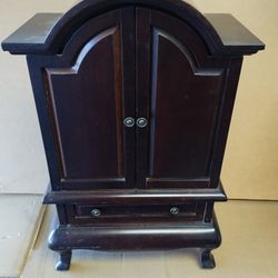 Vintage Large Jewelry Cabinet Mahogany Finish Queen Anne Style 4 Drawers/Door