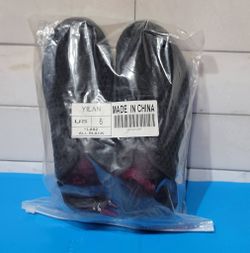 Women's Sneakers $7 (One Available In Size 6)