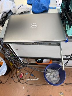 Dell Inspiron 17 7773 17.3” Touchscreen 2-in-1 Laptop i7 16GB 256GB SSD NVIDIA MX150