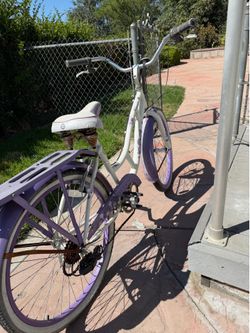 Schwinn beach cruiser