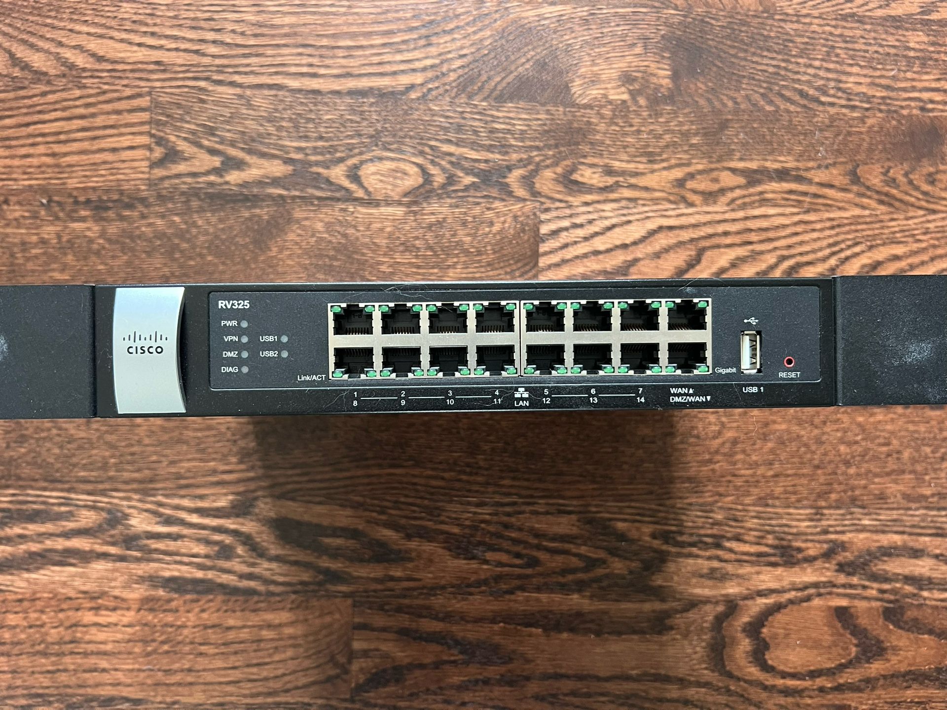 Cisco RV325 16 Port Gigabit Switch