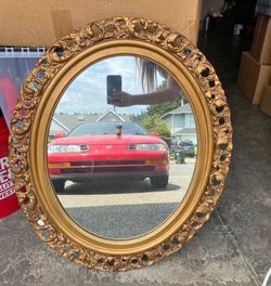 Vintage gilt wood oval wall mirror pick up in Orting
