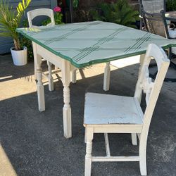 Metal Expandable Table W 4 Wood Chairs