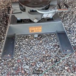 B&w companion gooseneck 2 fifth wheel trailer hitch adapter dual jaw  20,000 lbs