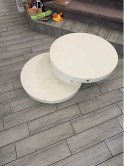 Rotating coffee table