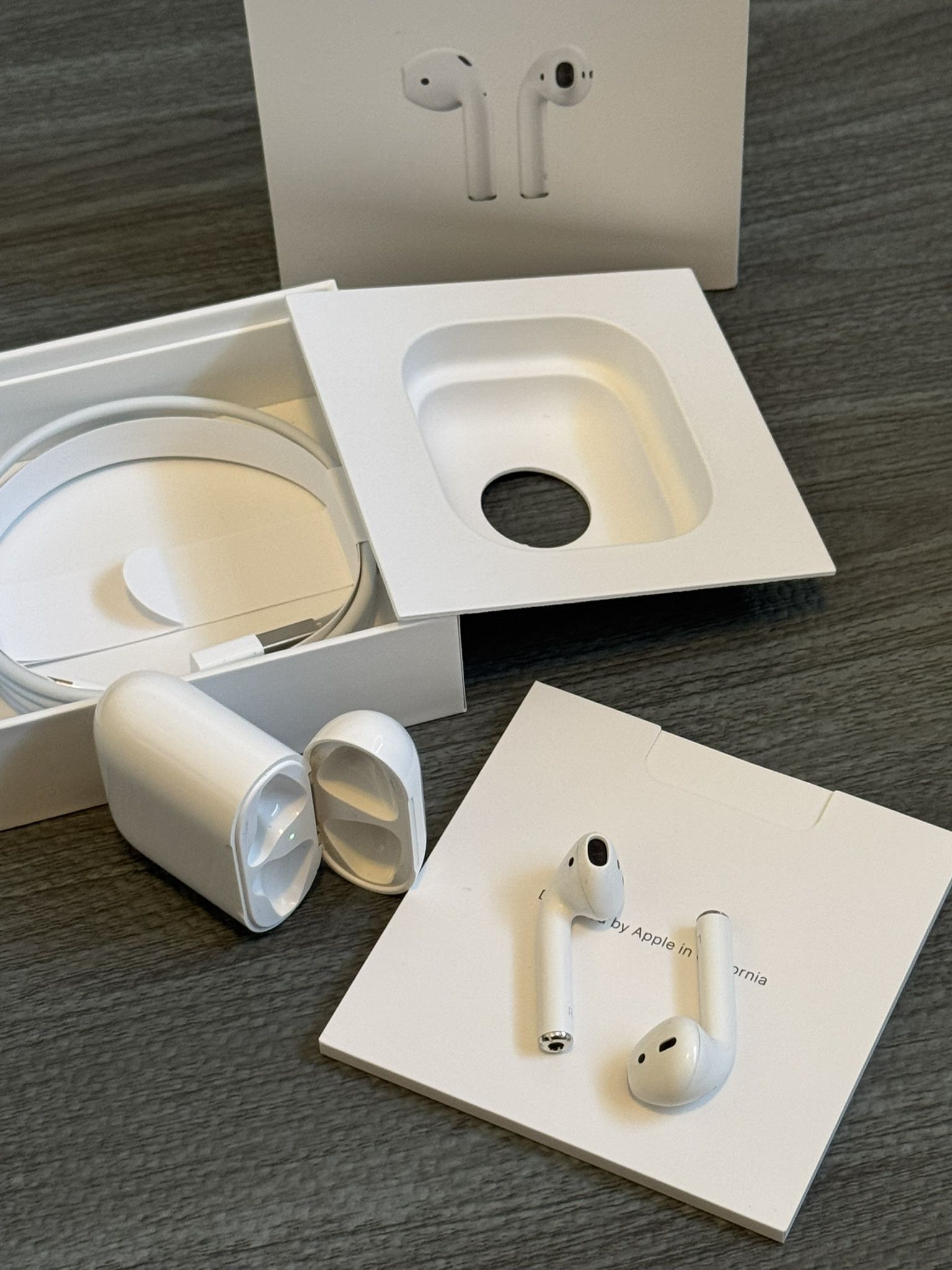 APPLE AirPods 2nd Gen - Box + Cord Included
