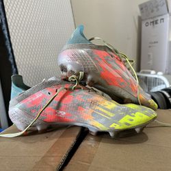 Soccer Cleats (Mint Condition)