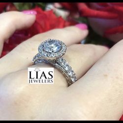 New 18k White Gold Engagement Ring 