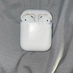 APPLE AIRPODS 1ST GENERATION (READ DESC)