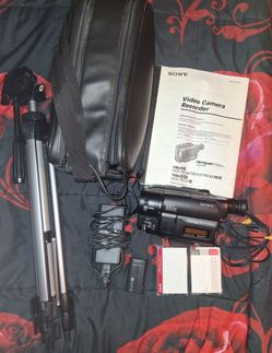 Sony Handycam CCD-TRV16 Video8 Complete Filming Kit-Tested and Working w/Tripod, Manual and Tapes