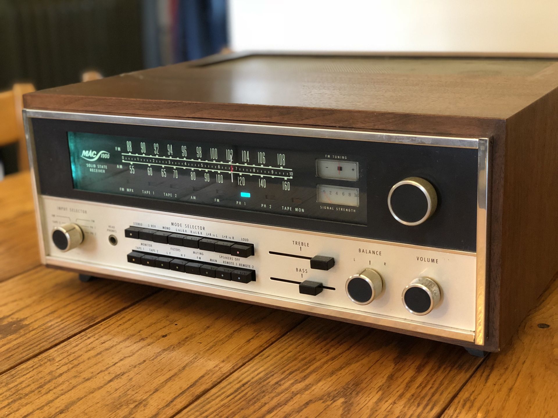 McIntosh MAC 1900 Stereo Receiver L-19 Walnut Cabinet