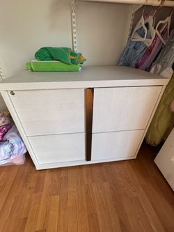 Modern Dresser cabinet