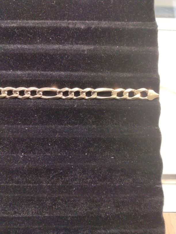 10k Yellow Gold Figaro Braclet
