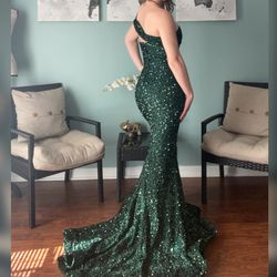 NWT Green Sparkly Prom Dress Or Evening Gown