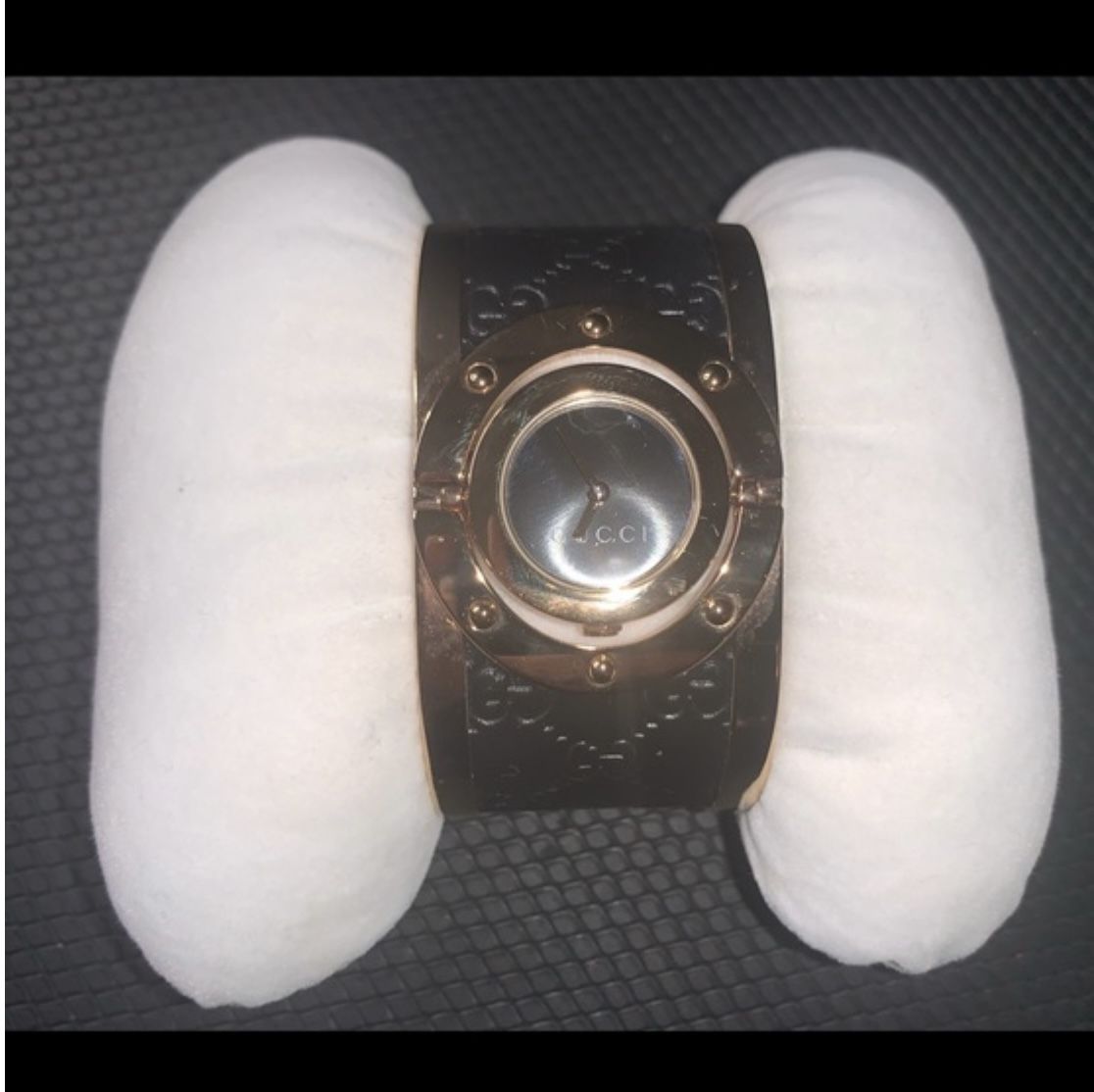 GUCCI - women’s twirl two-tone stainless watch.