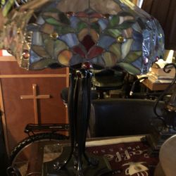 Vintage  Tiffany  Style  Table Lamp