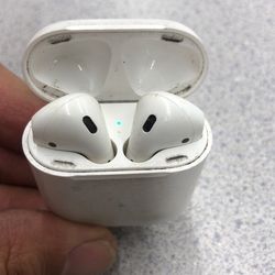 Airpods (1st Generation)