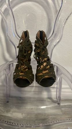 Strappy of High Heels 