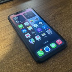 iPhone XR - 64gb Unlocked
