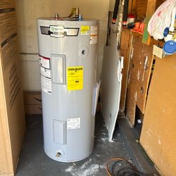Water Heater Electric. 240v. 40gal 