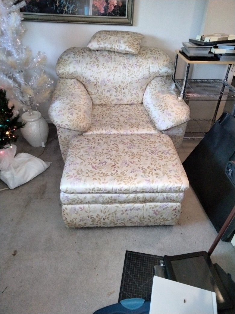 Floral Upholstered Chair With Ottoman Silky Material