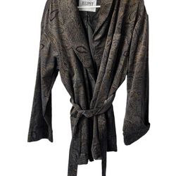 Julipet Men's Dressing Gown Size Medium Size 40 US Paisley  Italian Made  Measurements in pictures. Comes from a pet and smoke free home. This luxurio