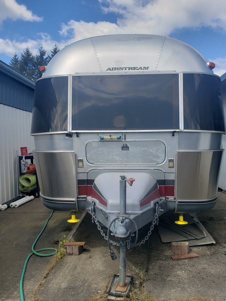 1992 34 Foot Air Stream Trailer