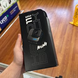 GoPro HERO11 Black Mini Professional Digital Camcorder, 0.6" Screen, 1/1.9" CMOS, 5.3K, Black Brand New 