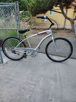 Bike Giant Simple 7 Cruiser Bike