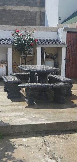 Mesa De Cemento Y Ceramica Nueva