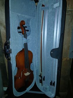 Paul A Schmidt 4/4  Violin With Case And Bow