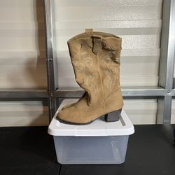 TAN COWBOY BOOTS • LIKE NEW