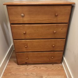 4 drawer Wood Dresser Bureau 
