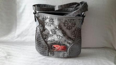 Dereon long scrap side purse!....... like new.....#I think it is new, dont remember ever wearing it!
