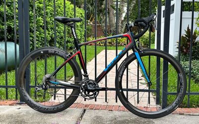 Giant Defy 2 Road Bike
