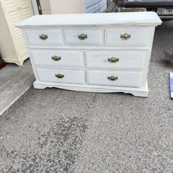🎁CHESTS AND DRESSERS IN WHITE COLOR  $200 EACH 🎁
