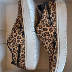 Reebok Womans Size 6 