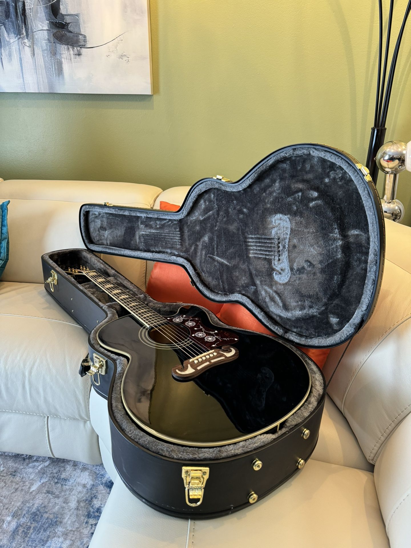Electroacustic Guitar