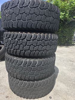 Set De 4 35x12.50R17LT Mickey Thompson Baja Boss A/T 85$Thread $700 obo