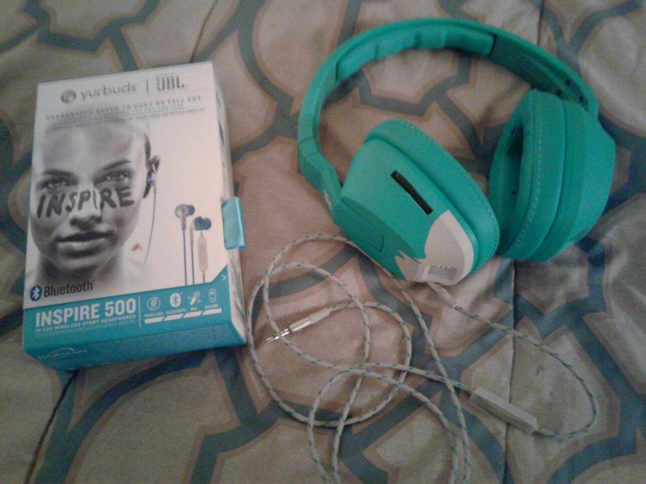 Skullcandy crusher bunny teal and JBL Inspire 500 wireless headphones