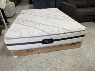 Queen size mattress and box spring set