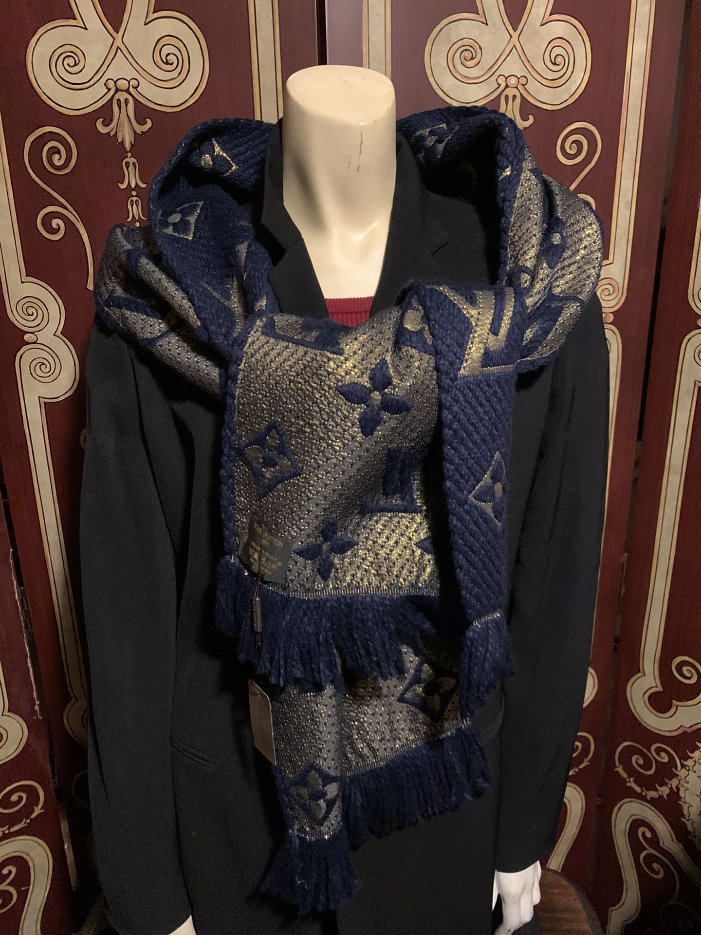 NWT Original Louis Vuitton navy blue and gold Unisex logomania scarf